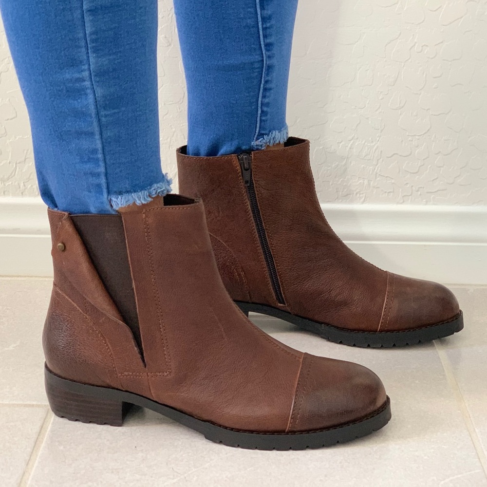 Texas Brown Distressed Leather Tall Ankle Boots - Picture 4 of 7